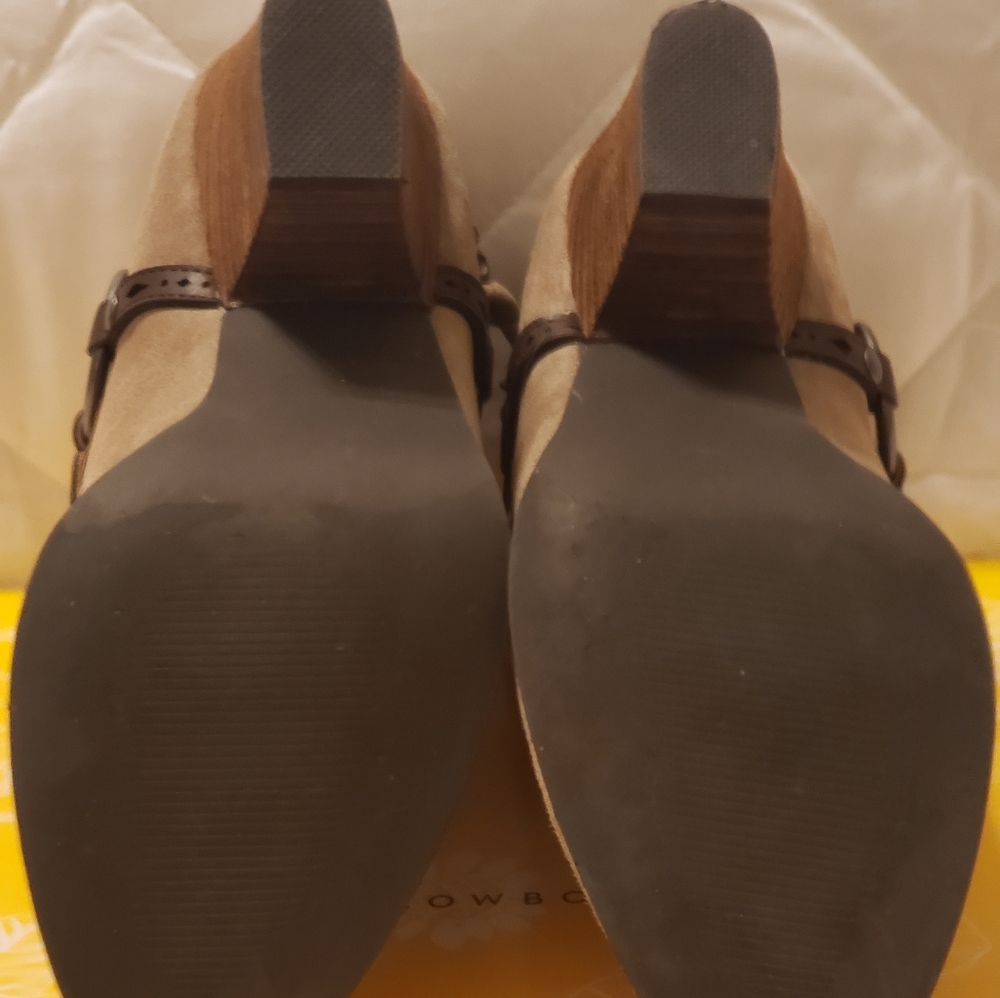 Yellowbox Booties - Picture 2 of 3